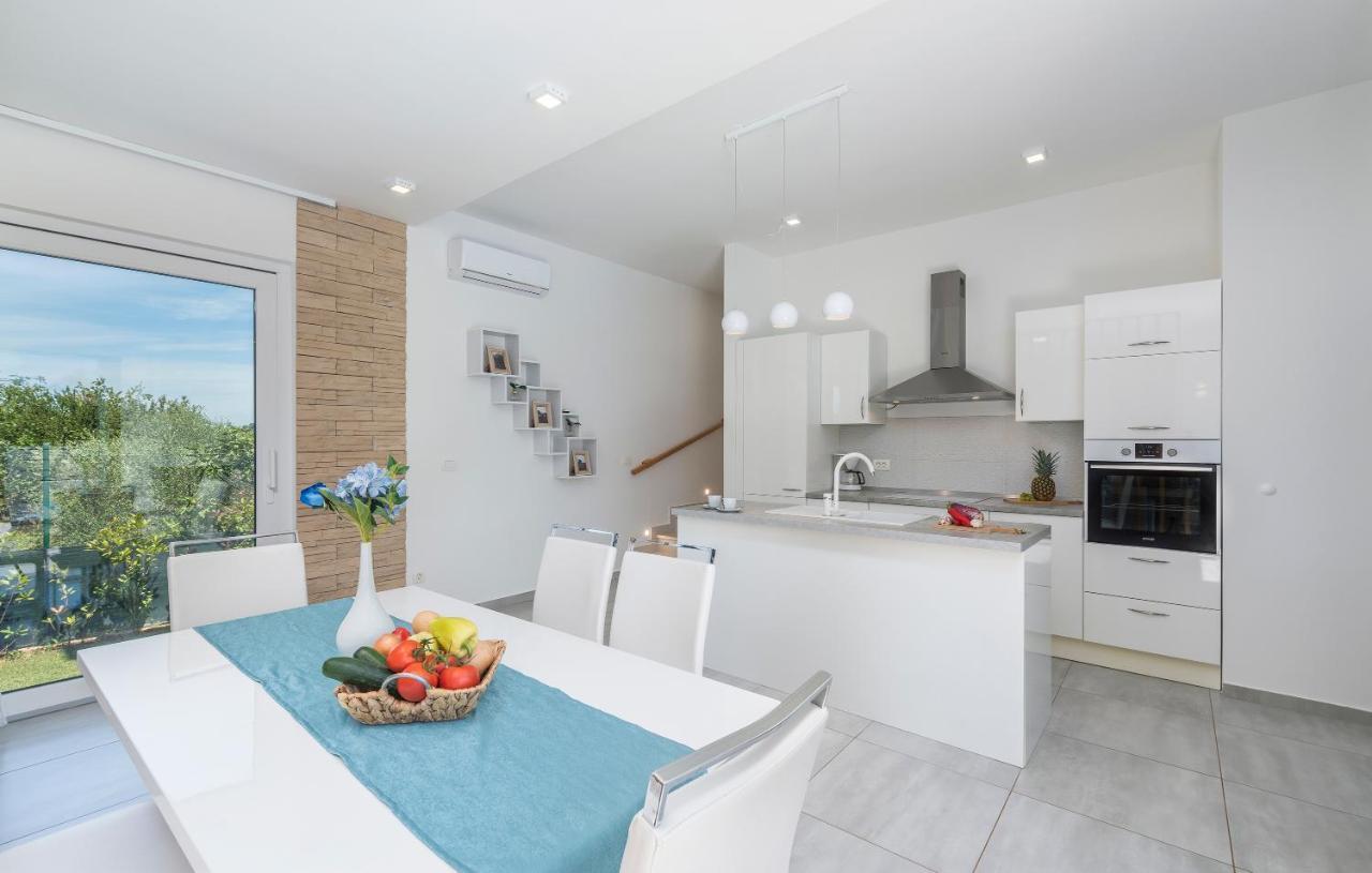 Villa Selest Umag Exteriör bild